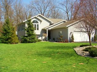 3442 Shady Pl NE, Grand Rapids, MI 49525