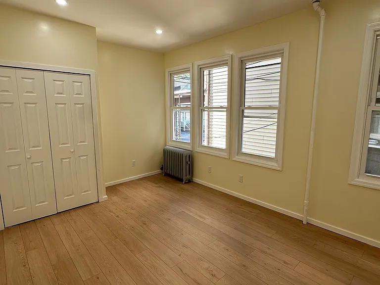 22 Cummings St #1 — Photo 6