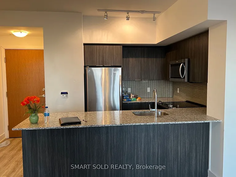 20 Shore Breeze Dr #1501 — Photo 2