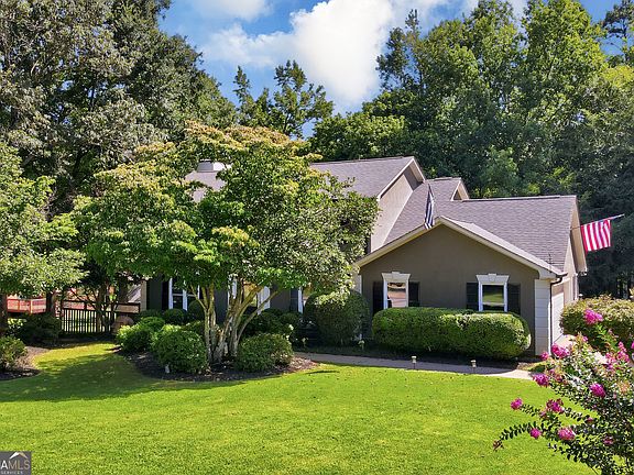 4th image of 181 Elderberry Cir