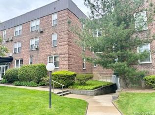 530 Dubois Avenue #2C, Valley Stream, NY