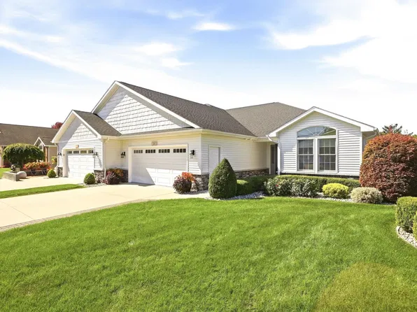 20 Hanover Dr, Frankenmuth, MI 48734