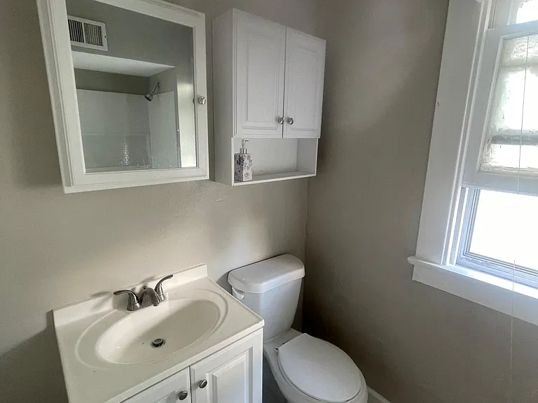 52 N Dunlap Ave — Photo 4