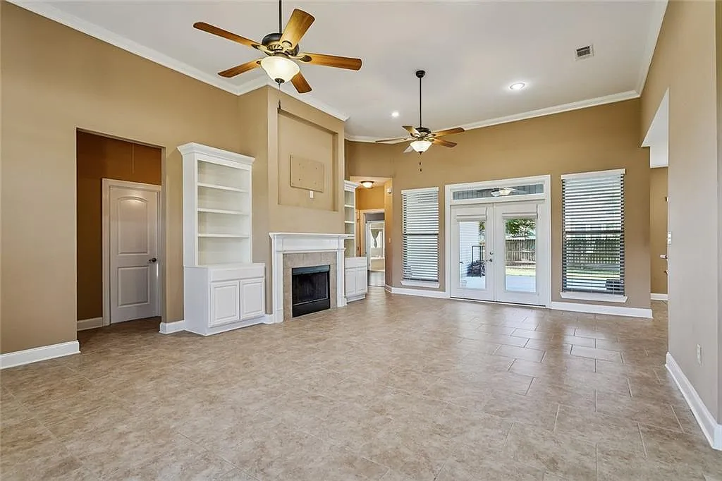 3 bed, 1804 sqft, $2,300 — Photo 4