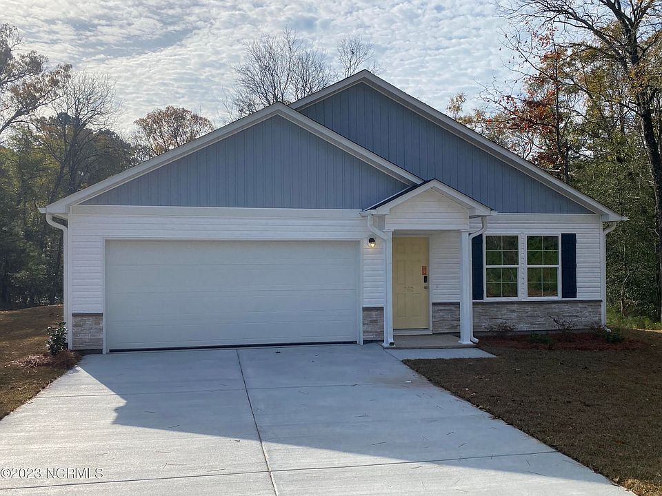 2nd image of 762 Windy Woods Court SE