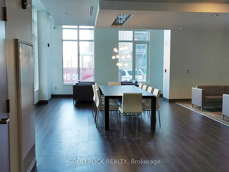530 De Mazenod Ave #201 — Photo 30