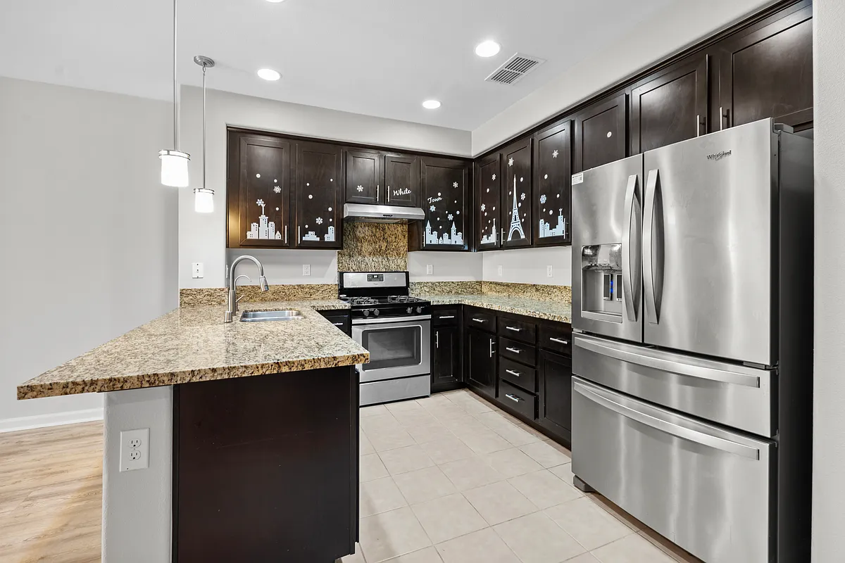 Building Photo - 1405 Coyote Creek Way