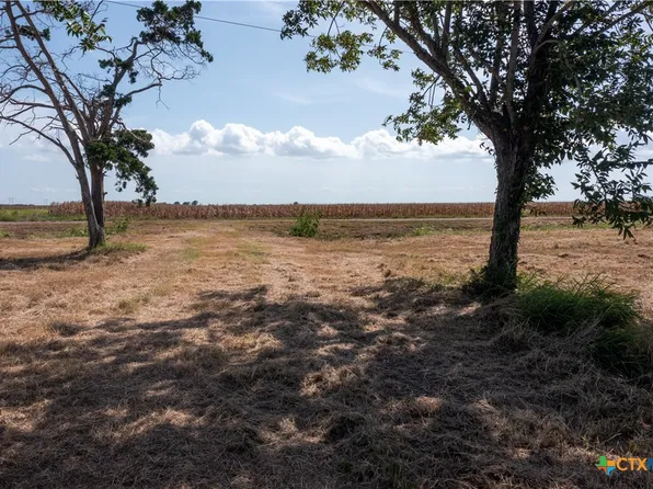 6161 County Road 324, Edna, TX 77957