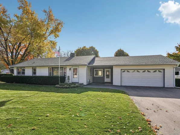 711 East Lisbon ROAD, Oconomowoc, WI 53066