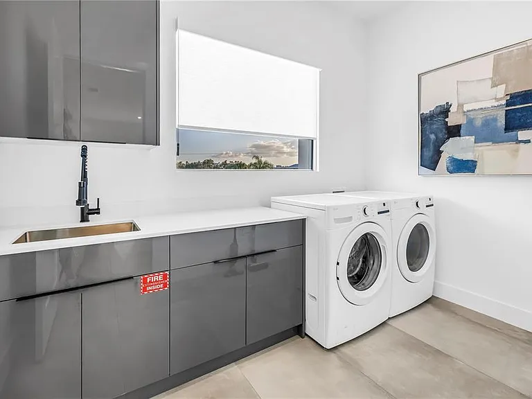 2065 Goldenrod St — Photo 39