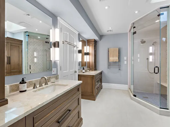 630 Hudson Street image 33 of 50