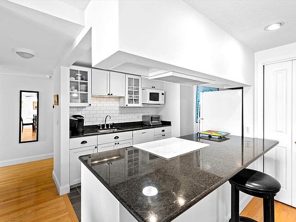 3rd image of 501 Commercial Street Unit 2C