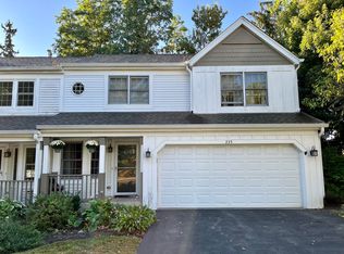 235 Spring Point Dr, Carpentersville, IL 60110