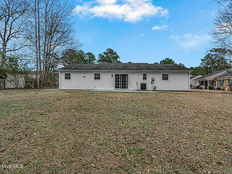 236 White Oak Blvd — Photo 17