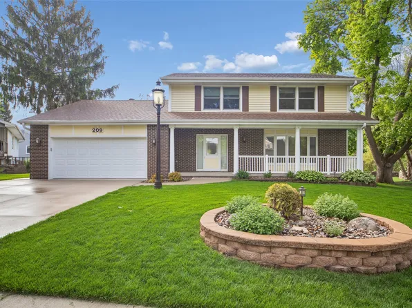 209 36th St, West Des Moines, IA 50265