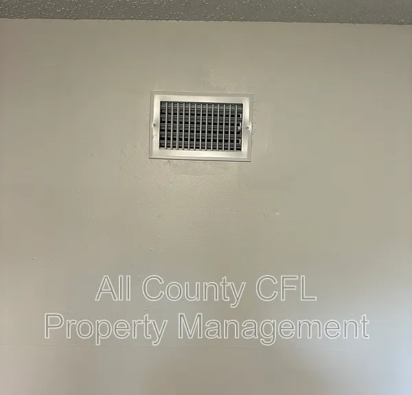 812 Marion St — Photo 5