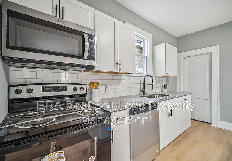 105 Rodgers Ave — Photo 18