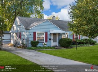2890 Northview Rd, Rocky River, OH 44116