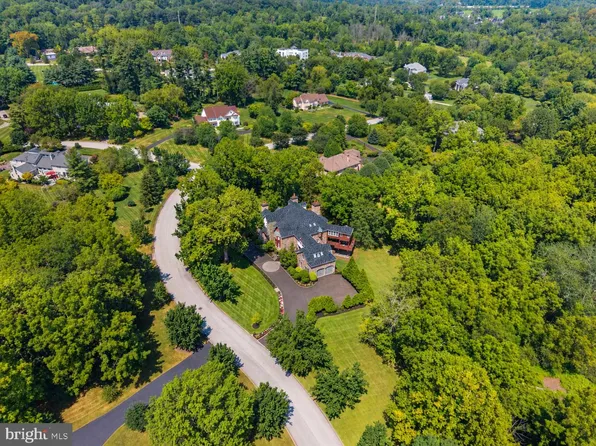 625 Creek Ln, Flourtown, PA 19031