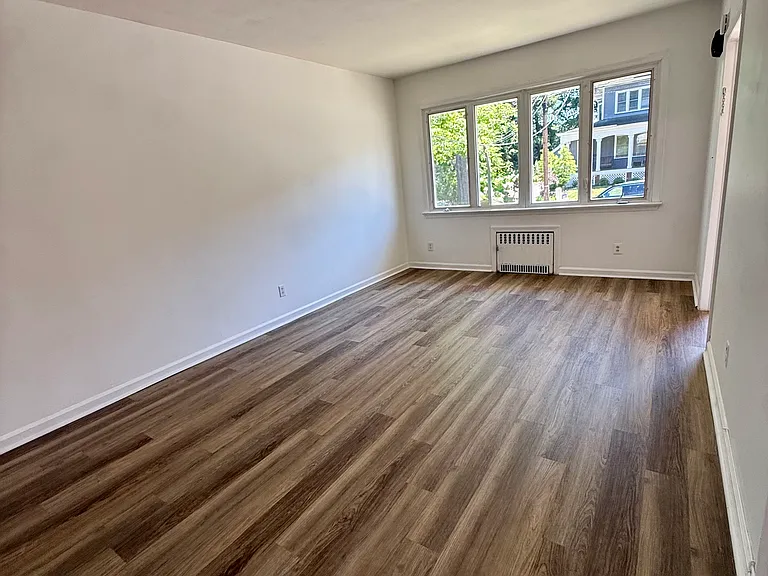 103 E Pleasant Ave #1 — Photo 2