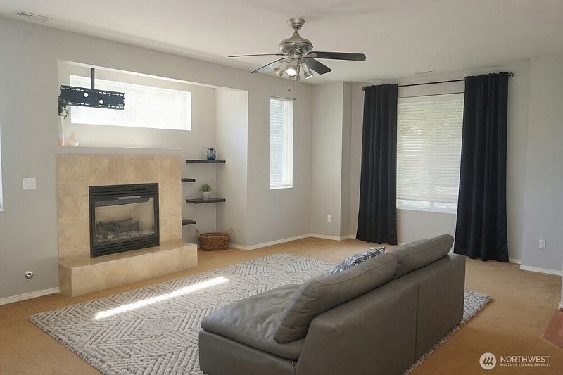 4th image of 4316 Freemont Street NE