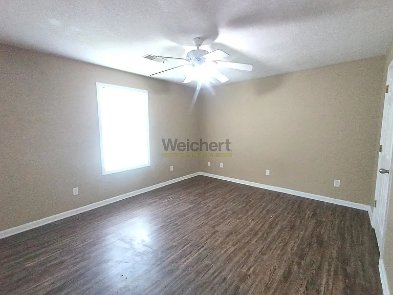 202 E Baldwin St — Photo 12