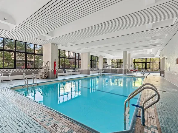 2000 Broadway image 13 of 20