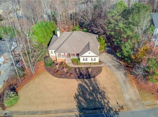 1055 Chateau Forest Rd, Hoschton, GA 30548
