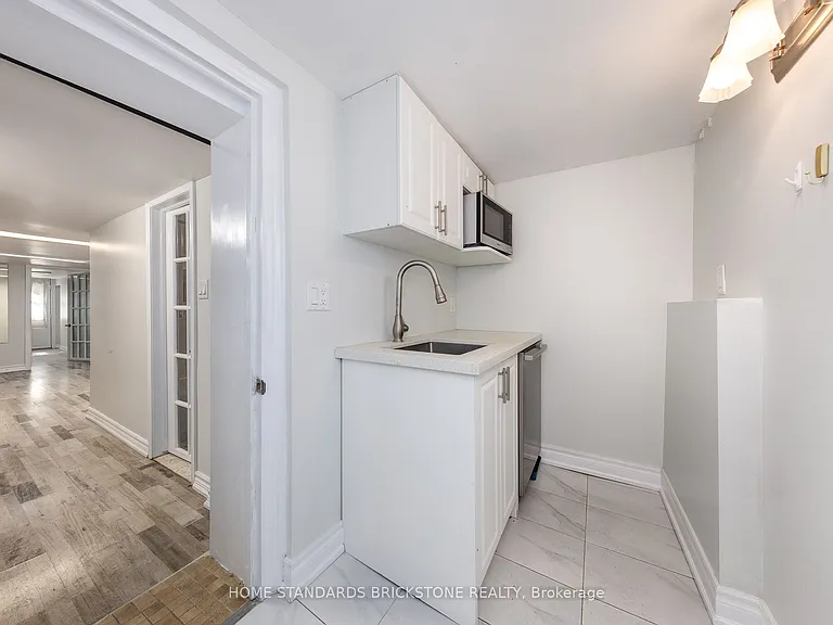 792 Pape Ave #LOWER — Photo 6