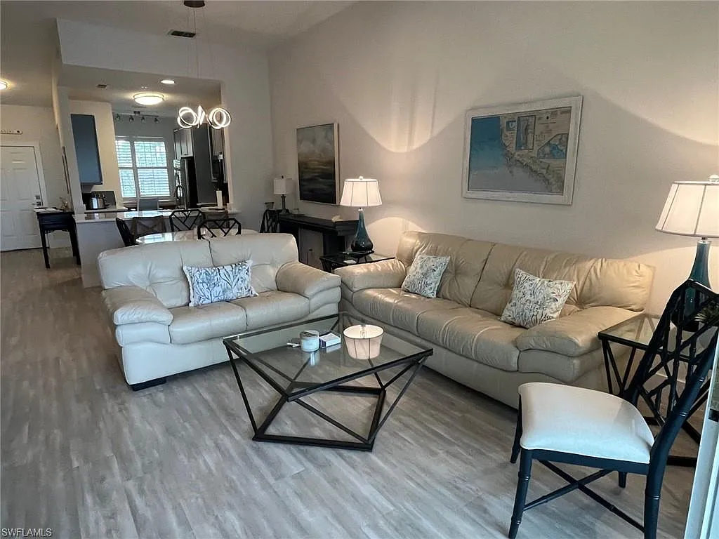 2 bed, 2.0 bath, 1200 sqft, $8,000 — Photo 2