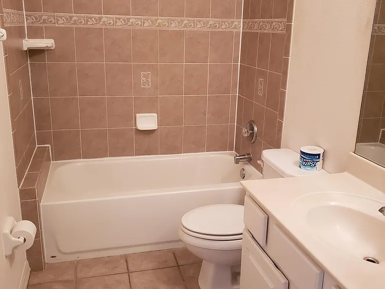 160 S Shepard Dr #16 — Photo 9