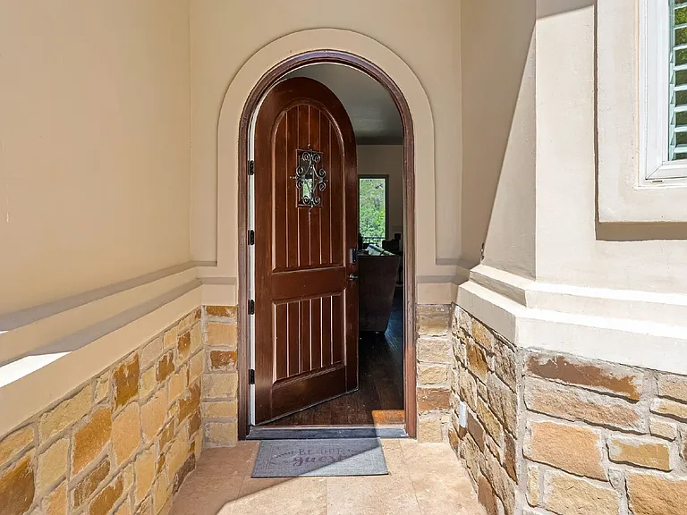 3304 Blue Jay Ln — Photo 4