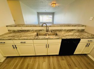 225 Beaver Kreek Ctr APT 5, North Liberty, IA 52317