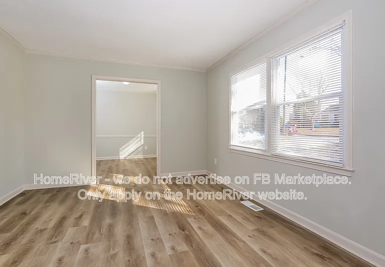 703 Woodlake Dr — Photo 4