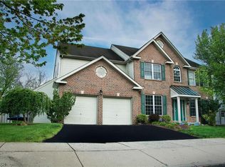 118 Spring Wood Dr, Allentown, PA 18104