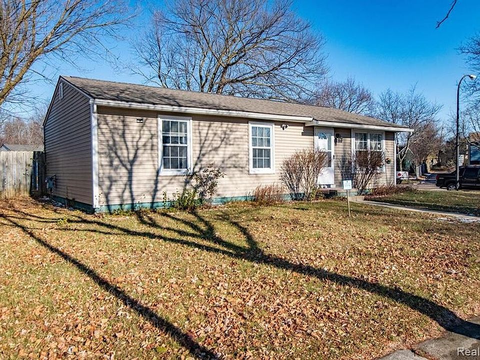 1st image of 2163 Hemlock Dr #4