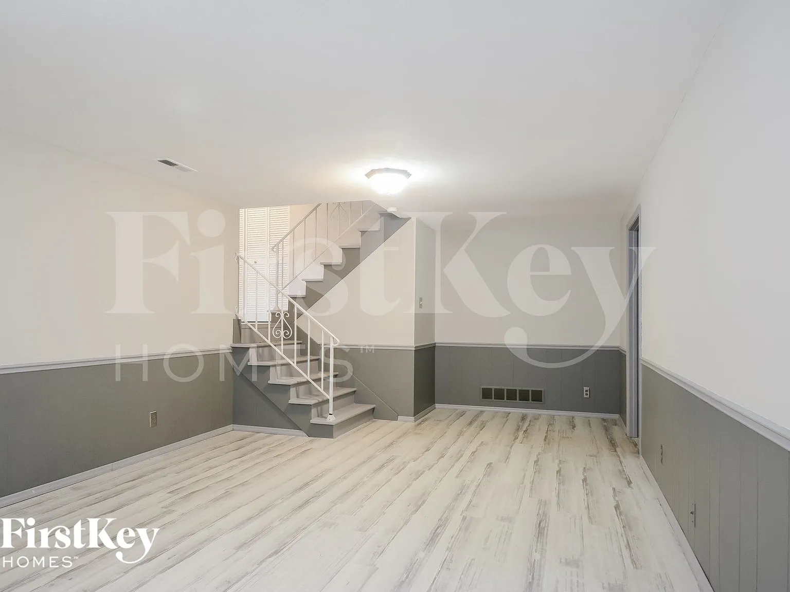 4 bed, 2.0 bath, 2284 sqft, $2,865 — Photo 4