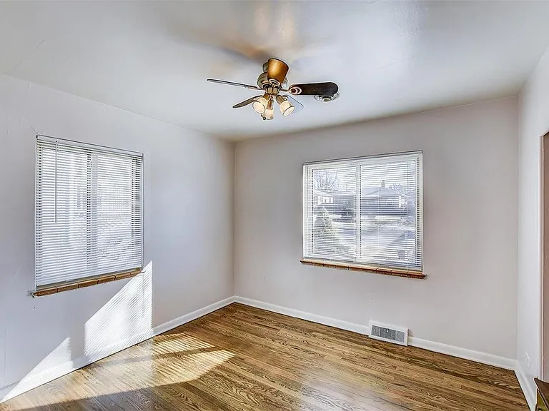 2811 Utica St — Photo 10
