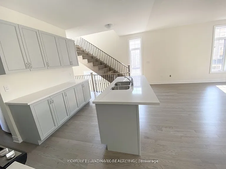 2 Phillipsen Way — Photo 5