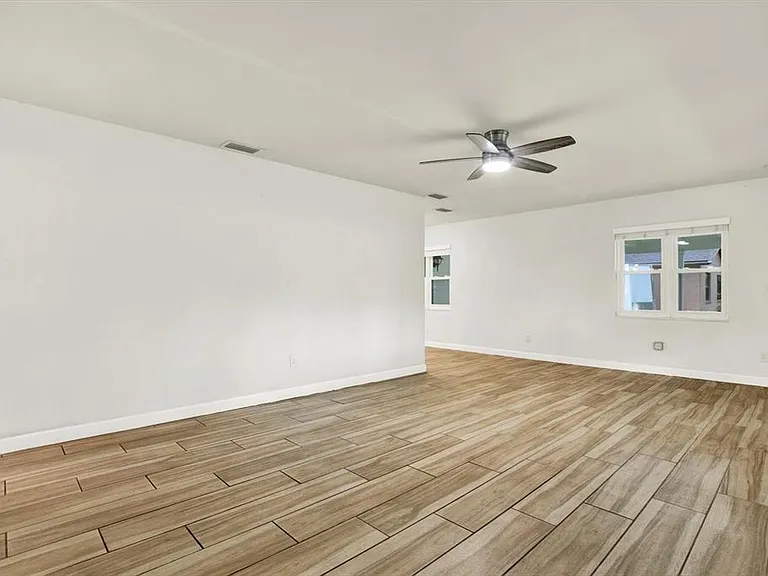 8567 Ridge Rd — Photo 15