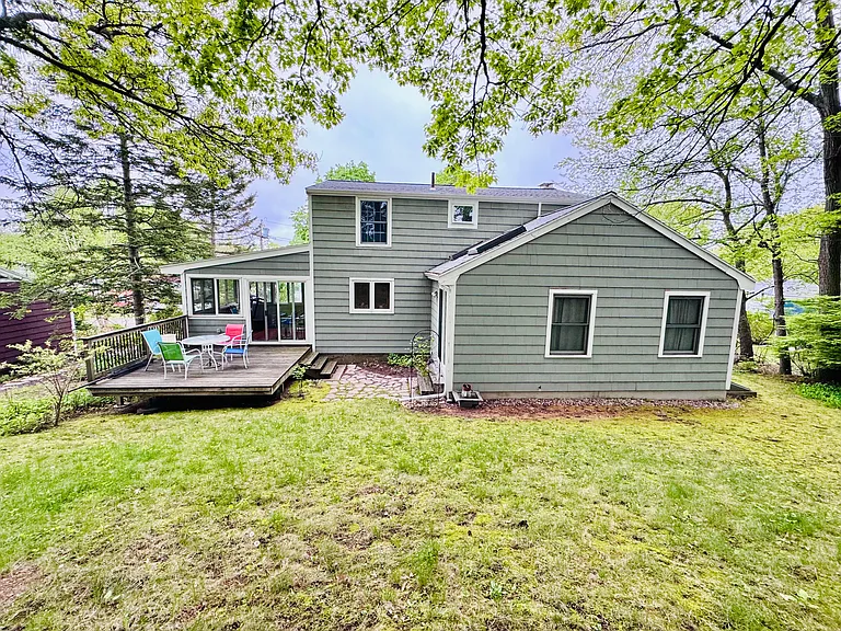 18 Lariviere Rd — Photo 10
