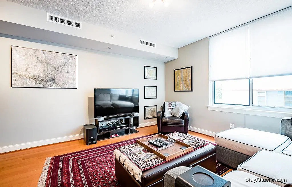 1020 N Highland St — Photo 4