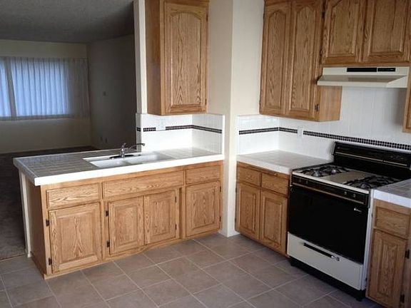3rd image of 1538 W 206th St APT 4