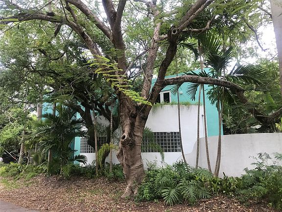 2nd image of 3151 Freeman St