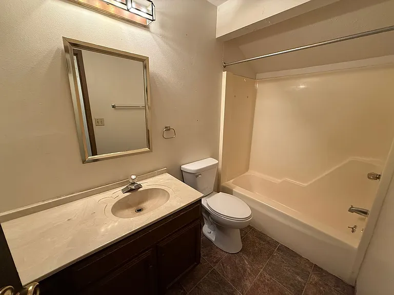 1019 Courtland Avenue — Photo 6