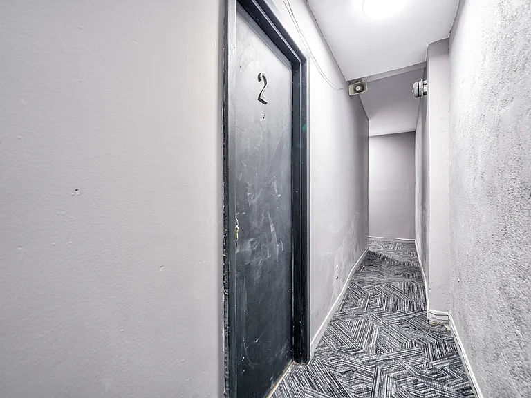 1046 Bathurst St — Photo 13