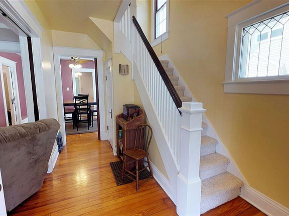 5th image of 210 S Elm St