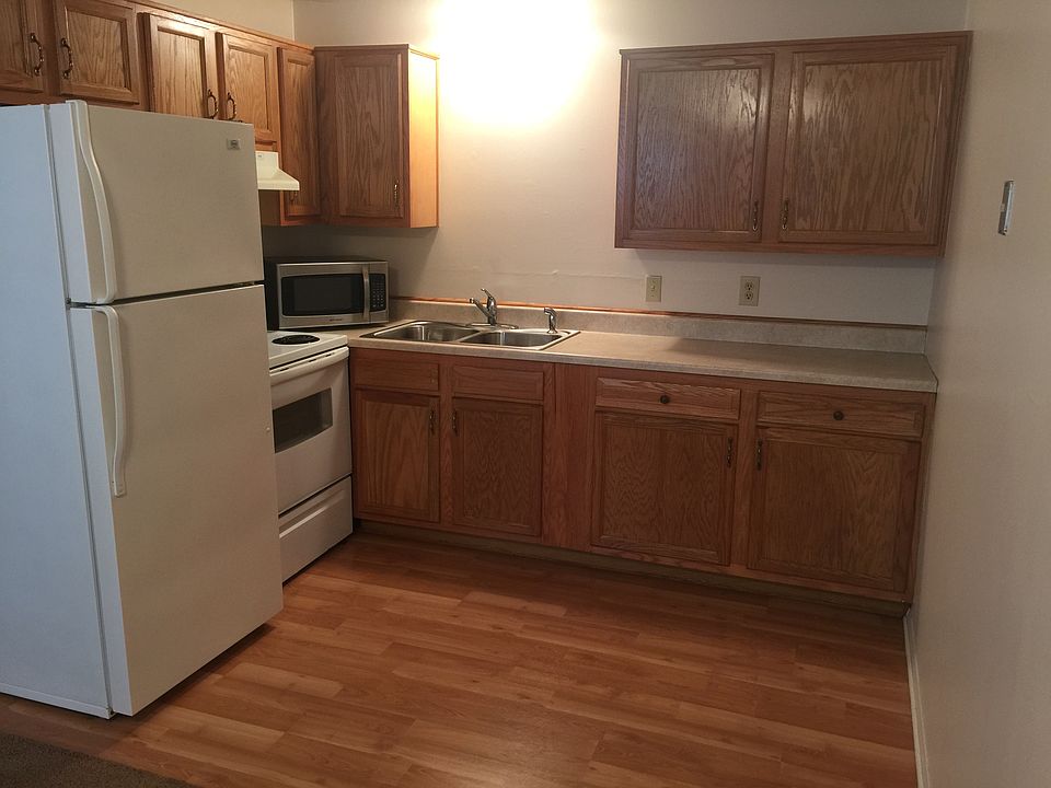 2nd image of 1857 S Sawburg Ave APT 18