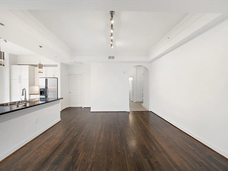 3333 Allen Pkwy #801 — Photo 5