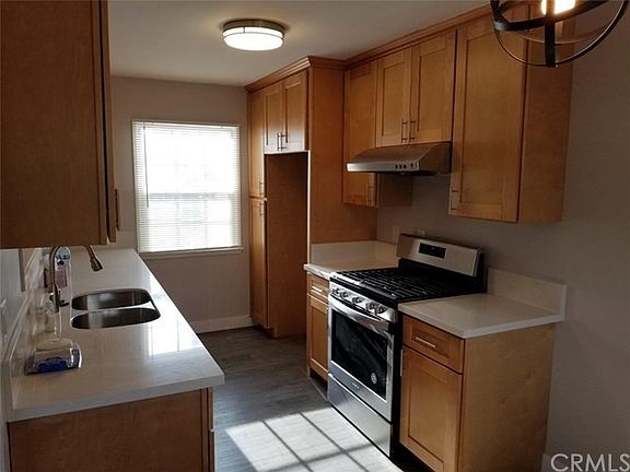 2nd image of 1175 W Greenhaven St